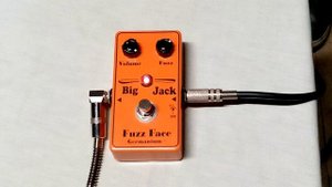 Fuzz Face negative ground JP-0222 F- / Germanium GE transistor
на транзисторам МП42Б