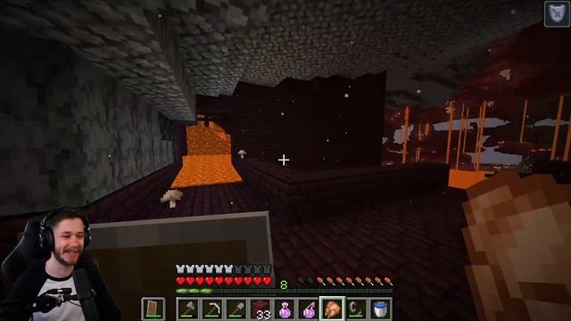 Minecraft Manhunt But, You Get Random Potion Effects! смотреть онлайн