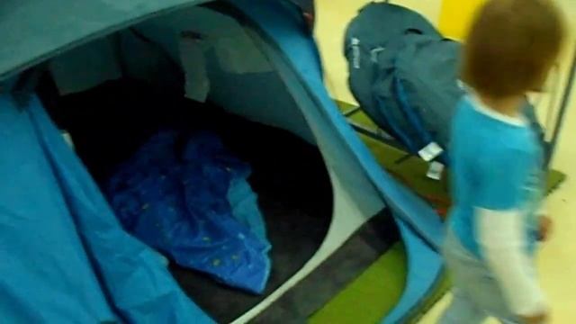 В Декатлоне чудо палатки Бернард все проверил. Маккуин смотреть онлайн