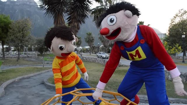 Jugando en el Parque - El Show de Bely y Beto смотреть онлайн