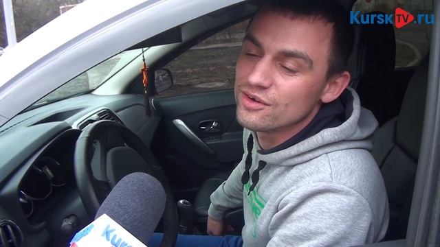 Курских пешеходов на проспекте В. Клыкова смог остановить только забор смотреть онлайн