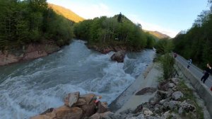 Река Белая (Адыгея), порог "Киши", оверкиль двойки в 1-ой ступени. Май 2021