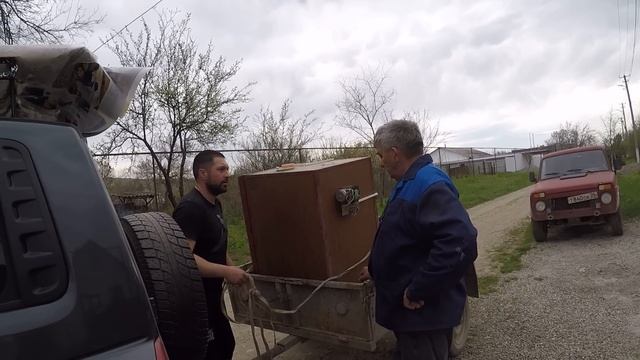 КУПИЛ ДОМ В ДЕРЕВНЕ | МНОГО ИЗМЕНЕНИЙ И ПРИБАВЛЕНИЕ В ХОЗЯЙСТВЕ | УБРАЛИ БОЛЬШИЕ ПНИ ЗА ПЯТЬ МИНУТ