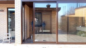 Алюминиевая раздвижная дверь