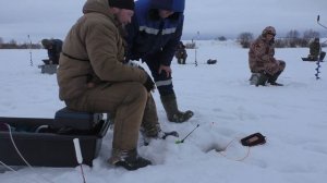Опустил крючки в стаю и сразу поклёвка! Ловля чехони с эхолотом практик! Рыбалка на Оке!
