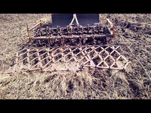 Сеем овес разбрасывателем удобрений и бороним бревном :)