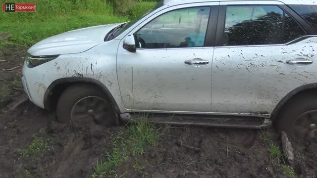 Жёстко испытываем новый Toyota Fortuner на бездорожье. Тест драйв и обзор проходимости.