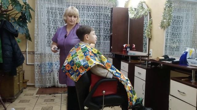 Моя стрижка у лучшего парикмахера, тёти Нади смотреть онлайн