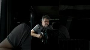 я родился в деревне..с цифрами..это первые шаги освоения гармошки.mp4