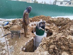 Кессон из бетонных колец, демонтаж. Обустройство скважины на воду с кессоном полипропилен.