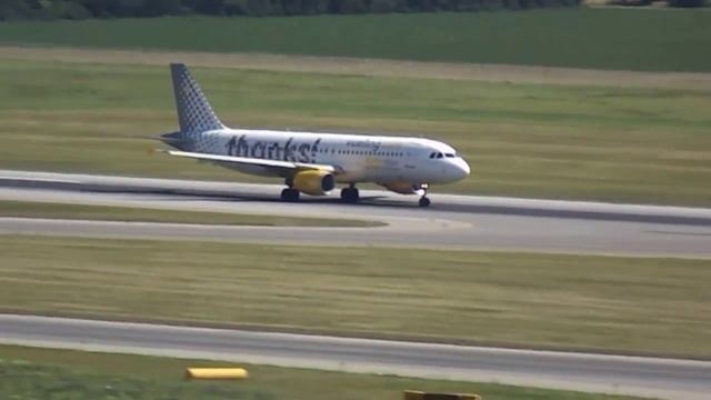 Vueling Airbus A320 [Special Painting] TakeOff @ Vienna-Schwechat Airport смотреть онлайн