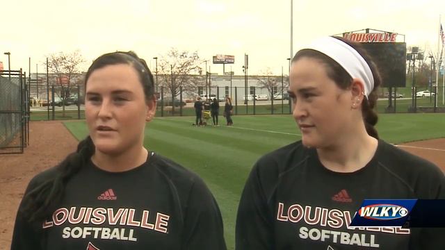 Double play: Twins suit up for the UofL softball team смотреть онлайн