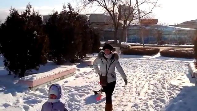 Катание на санках в Актау зима 2014 смотреть онлайн