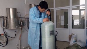 Обслуживание колон, замена фильтрующего материала.