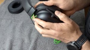 Razer Blackshark V2 X ear pad installation by AHG (Not Blackshark V2 or V2 Pro)