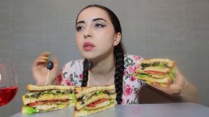 ОТНОШЕНИЯ БАБУШКИ И МАМЫ / КЛАБ СЭНДВИЧ / MUKBANG Ayka Emilly