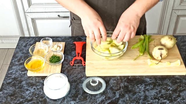 Овощечистка. Готовим дома две необычных закуски из кабачка и редьки.