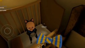 Лысый малыш веселится