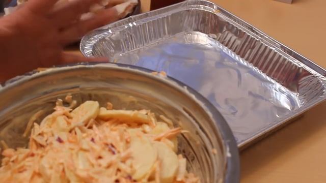 Запечённая  рыба . Очень вкусное филе рыбы с картошкой в духовке .