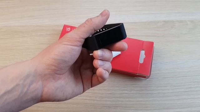 XIAOMI REDMI BAND - ОБЗОР И ПЕРВАЯ НАСТРОЙКА смотреть онлайн