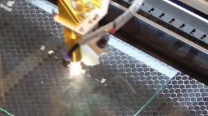 Гравировка стекла с помощью СО2-лазера. Продаем лазерные станки, граверы