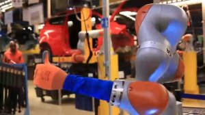  Напарники-роботы на заводе Ford 