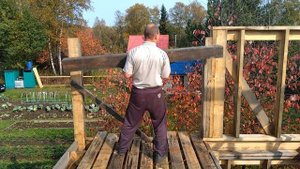 Опорные столбы балкона.