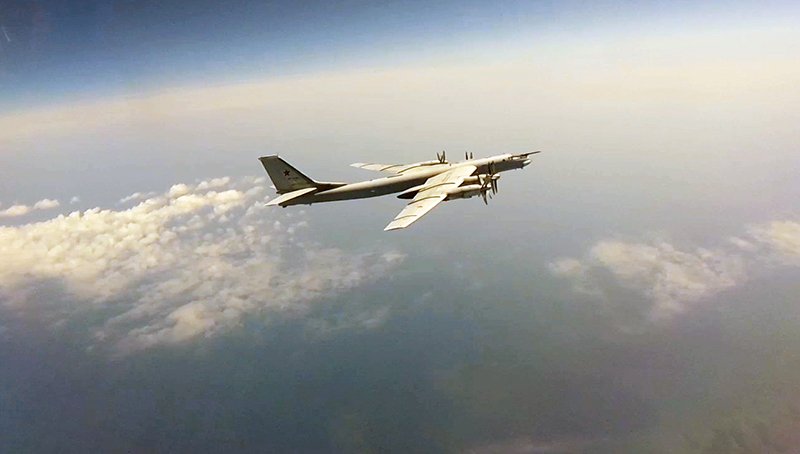 Российские ракетоносцы совершили плановый полет над Чукотским и Охотским морями / События на ТВЦ