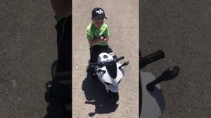 Пробный заезд электромобиля мотоцикла Ducati A001AA