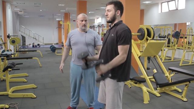 МОЛОТКИ С ГАНТЕЛЯМИ СТОЯ
