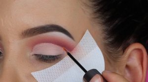 Soft Pink Glitter Cut Crease Tutorial