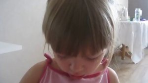 Мама съела конфету