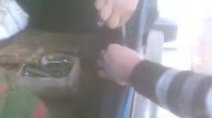 регулировка замка багажника  ваз 2106