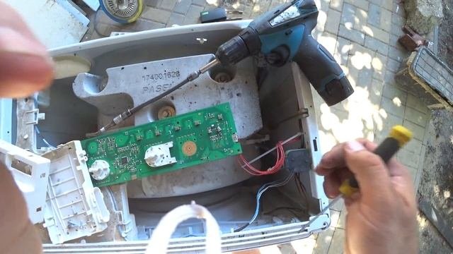 Indesit не включается, ремонт платы.
