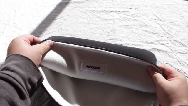 Incase Neoprene Sleeve for MacBook Pro 15" - Review смотреть онлайн