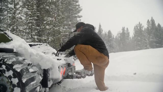 WE GOT STUCK ON THE MOUNTAIN IN -3 DEGREE WEATHER!!! смотреть онлайн