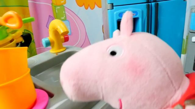 Игрушки для девочек - Свинка Пеппа превратилась в золушку смотреть онлайн