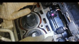 Чистка головки блока цилиндров от старой прокладки!Cleaning the cylinder head from the old gasket!