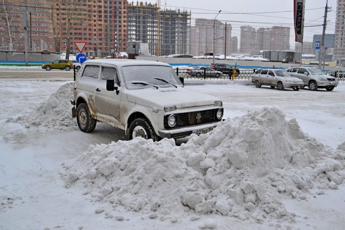 НИВА, снег