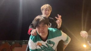 пьяный дрейк хочет жоскава сэкса с мужчиной =D