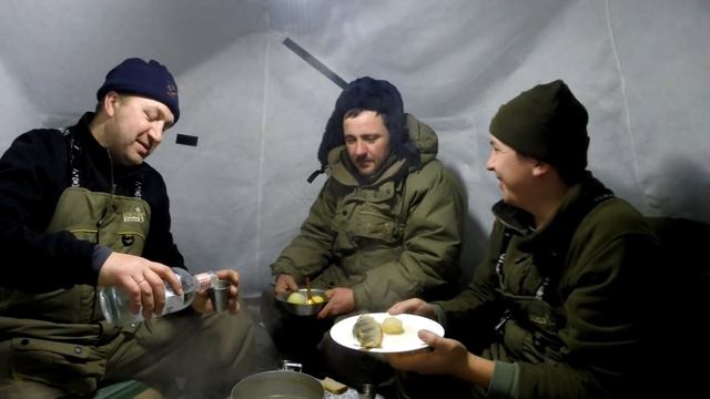 Рыбалка зимой. Ловля леща По-нашему) смотреть онлайн