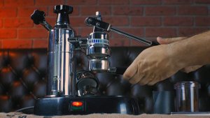 Как варить эспрессо на La Pavoni и полюбить левер? / @coffeesaurus