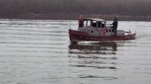 Самодельный водоизмещающий катер