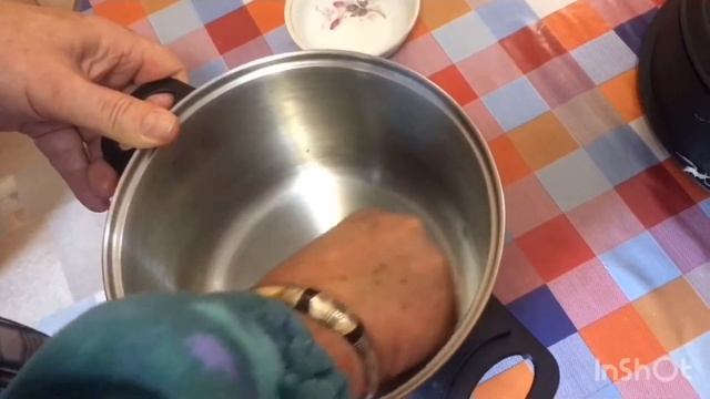 Сырное Фондю для любителей растопленного сыра