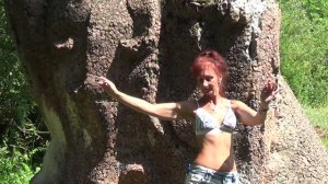 Танец у скульптуры Старик Хопер