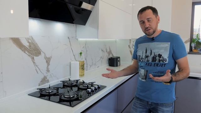 Кухня без ручек со стойкой г. Судак. смотреть онлайн