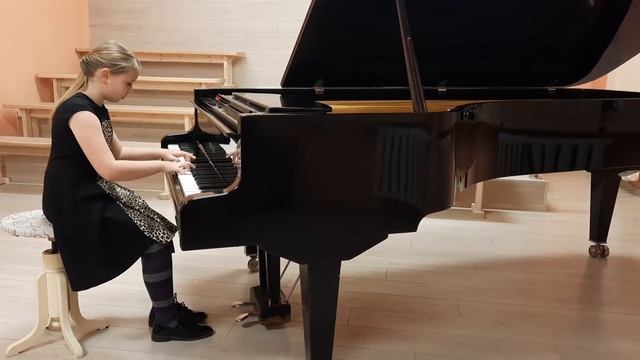 Прокопович Александра - Менуэт-трио g-moll (И. С. Бах). смотреть онлайн