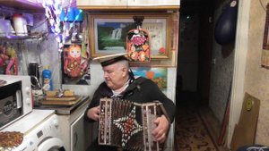 00294челов ураган\одинокая ветка сирени\я твои целовал колени и говорил я судьбе спасибо удачи мои
