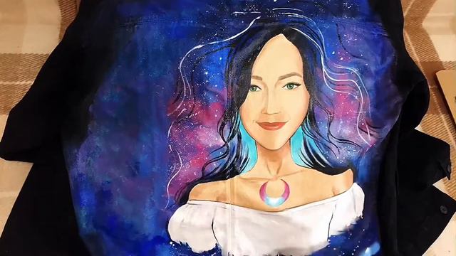Портрет девушки акрилом на одежде, космос , portrait acrylic, denim jacket смотреть онлайн