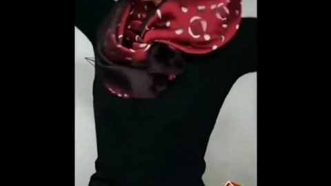 Как завязать шелковый платок - 15 способов Как завязать шейный платок